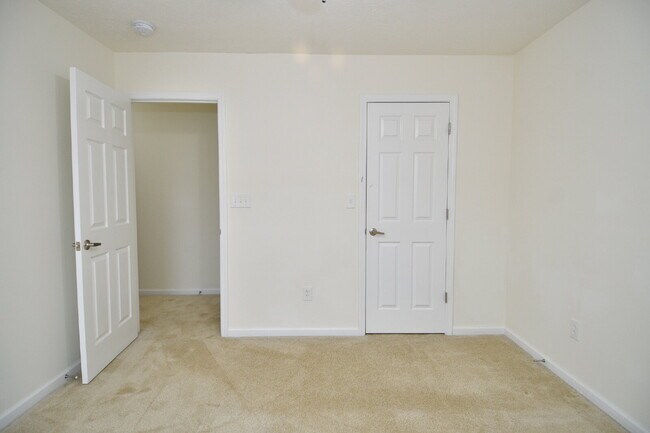 Building Photo - Spacious 5-bedroom, 3 full bath home in the Greenwood/Clark Pleasant area