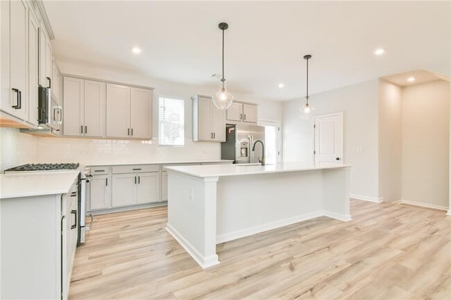 Building Photo - 2350 Whistler Wy NE