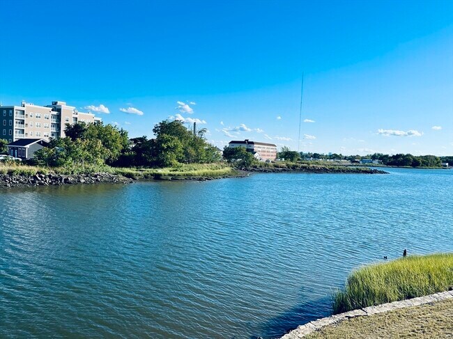 Building Photo - 30 Margin St