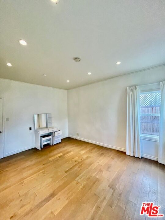 Building Photo - 459 S Holt Ave