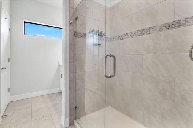 Building Photo - 4828 Chantilly Rd