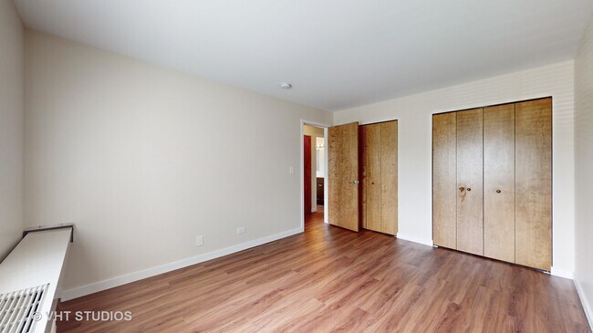 Building Photo - 29W542 Country Ridge Dr