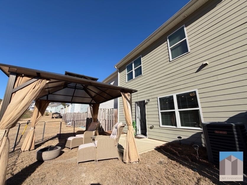 Building Photo - 7565 Knoll Hollow Rd