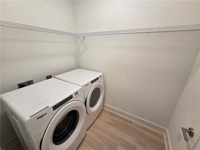 Building Photo - 775 Juniper St NE