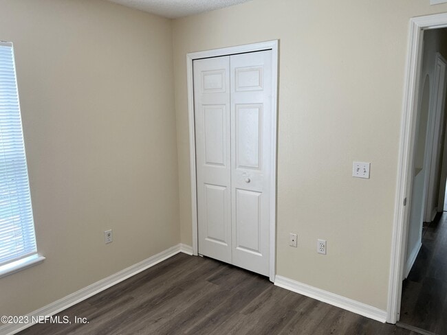 Building Photo - 6580 Gentle Oaks Dr N