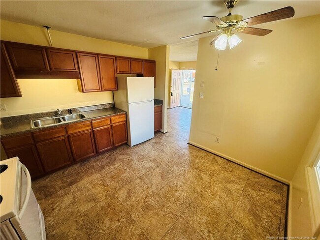 Building Photo - 923 Fiske Dr