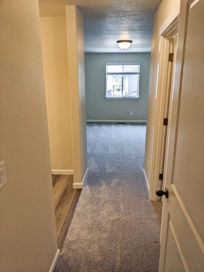 Building Photo - 1871 SE Mulberry Ave