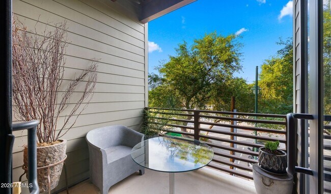 Building Photo - 4020 N Scottsdale Rd