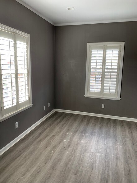 Building Photo - 2019 E 20th St