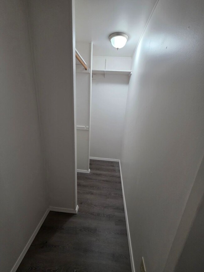 Building Photo - LIMITED TIME**1/2 OFF DEPOSIT**