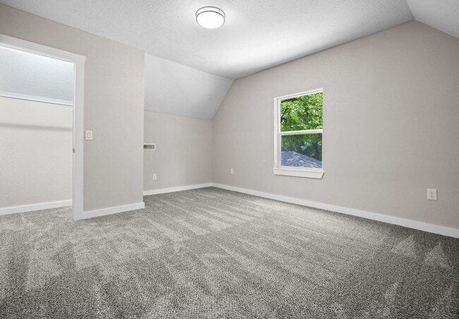 Building Photo - Beautiful remodeled home in Bolivar located near the square! 3 bedrooms, 2.5 baths and a detached...