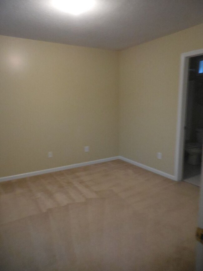 Building Photo - 2 BR 2.5 BA Horse Creek Farms