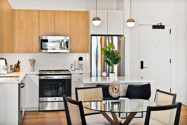 Building Photo - 282 Bremen St