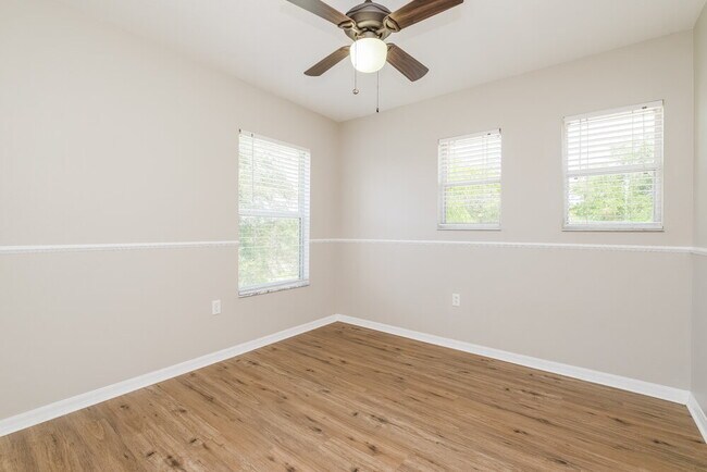Building Photo - 9548 Simeon Dr