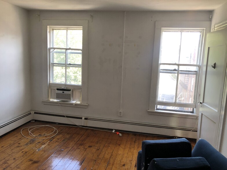 Living room - 204 Wooster St