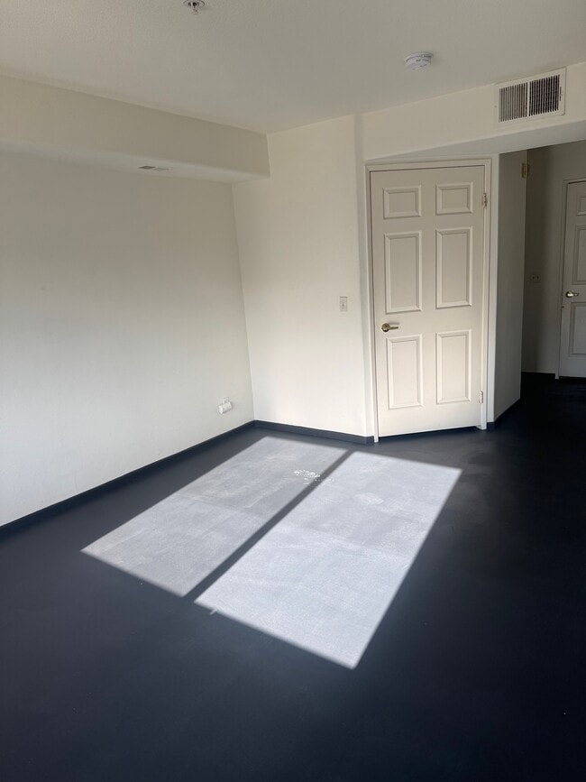 Building Photo - 15455 Sherman Way