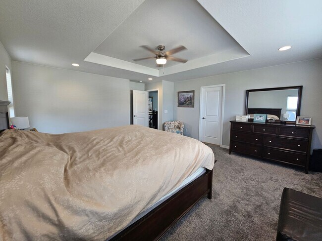 Building Photo - Beautiful 5-bedroom, 5-bathroom home in the desirable Banning Lewis Ranch community!