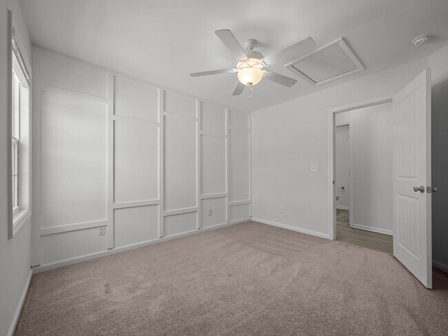 Guest Bedroom - 139A James Ave
