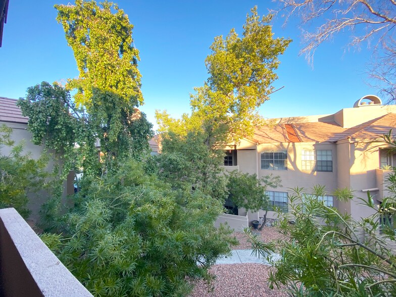 Building Photo - 5950 N 78th St