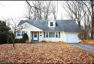 Building Photo - 705 Roosevelt Rd