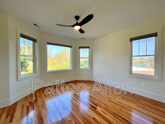 Building Photo - 21 Toxaway St