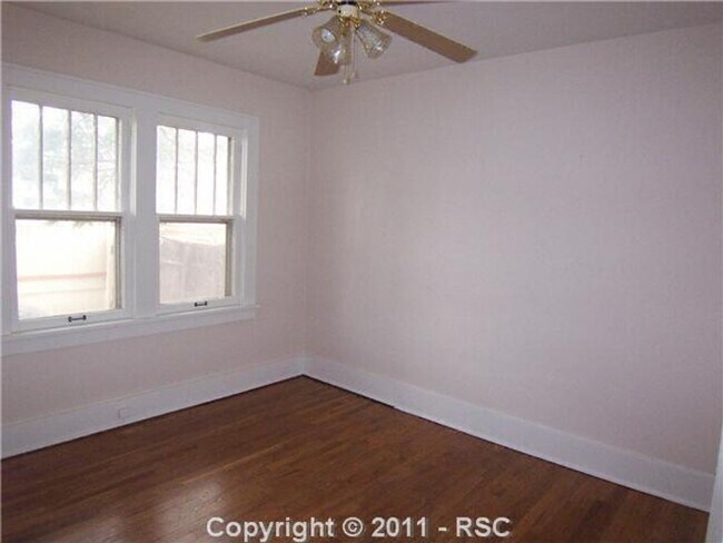 Building Photo - Cute 2 bedroom home in Patty Jewett Golf c...