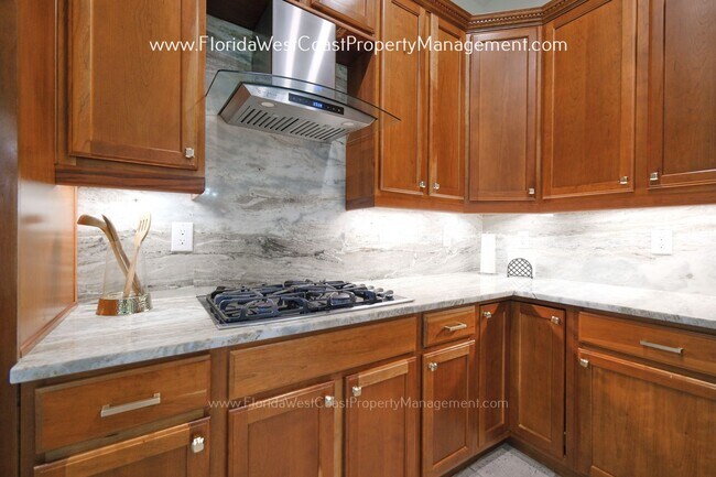 Building Photo - 12810 Daisy Pl