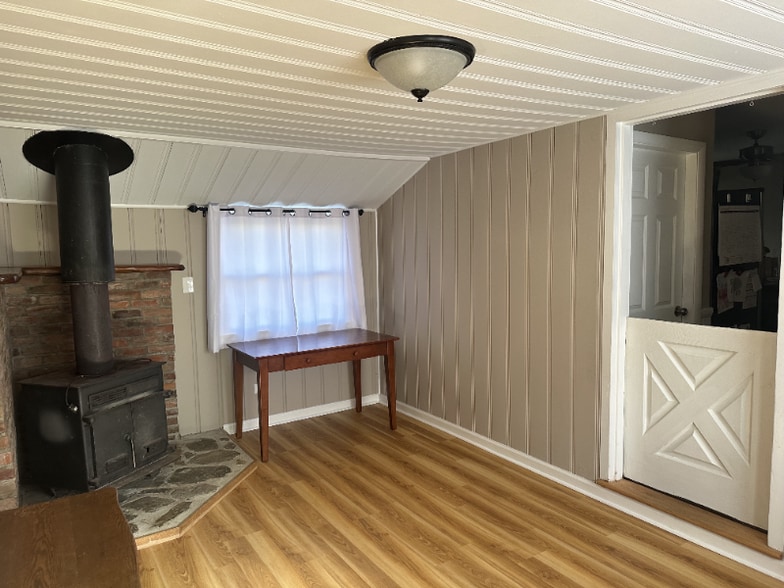 Building Photo - 51 Jo Anne Ave