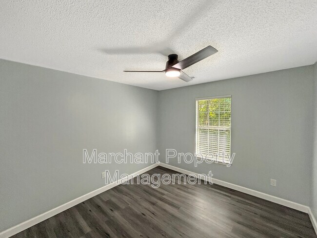 Building Photo - 210 Abigail Ln