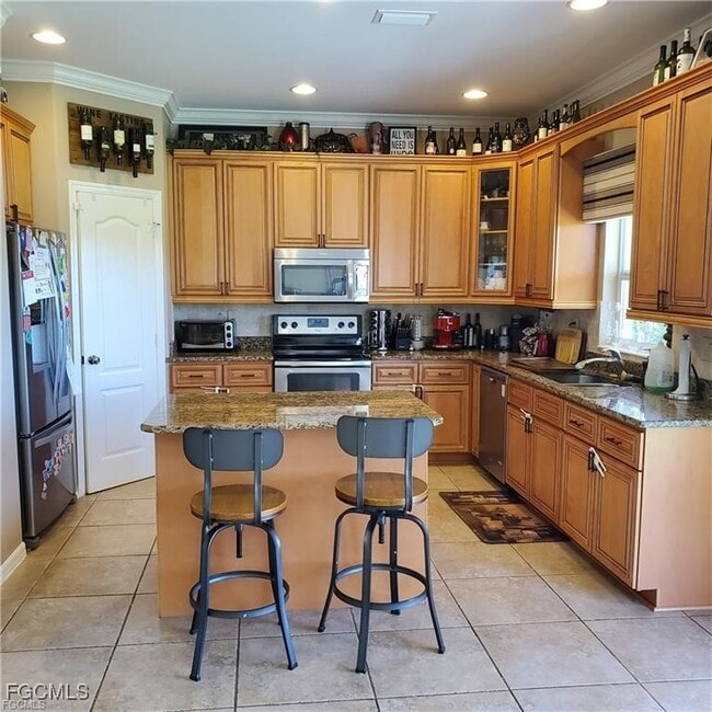 Building Photo - 2851 Via Campania St