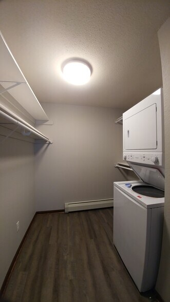 Building Photo - 2204 Valleyhigh Dr NW