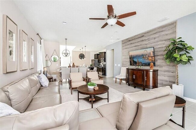 Building Photo - 2482 Dubai St