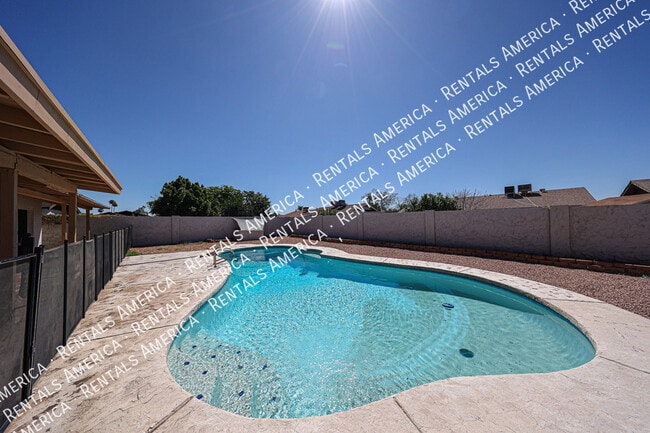 Building Photo - 2931 W Villa Maria Dr