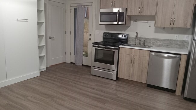 Building Photo - Gorgeous, Newer Construction Studio in Highly Desired University Park Neighborhood