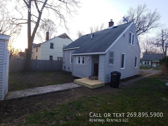 Building Photo - 532 Vernon St