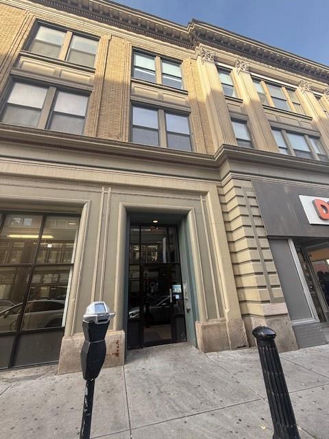 Building Photo - 81 Washington St