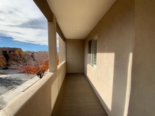 Building Photo - 3 Bedroom Townhome Available Near Wyoming Blvd NE & Paseo Del Norte Blvd NE!