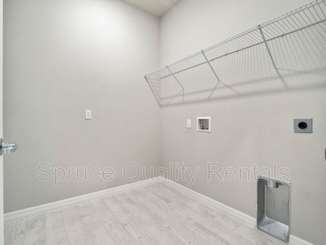 Building Photo - 5641 Cedar Chase Dr