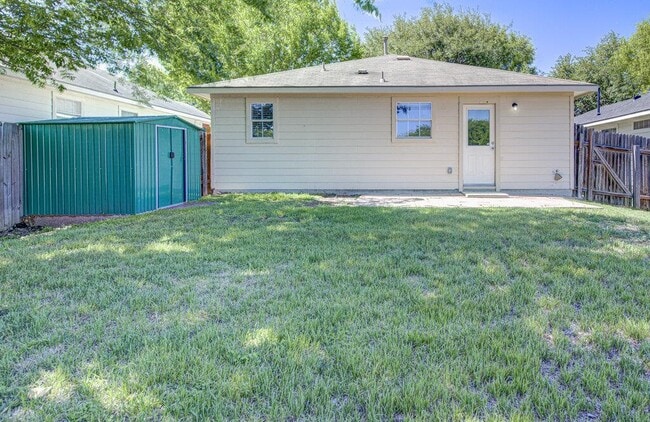 Building Photo - 8417 Twiggy Ln