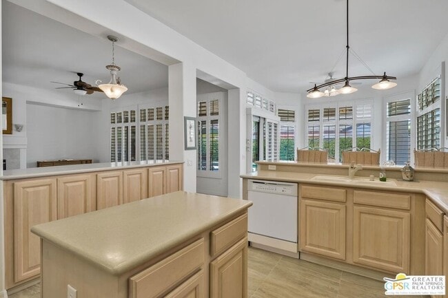 Building Photo - 78139 Elenbrook Ct