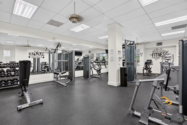 Building Photo - 1370 S Ocean Blvd