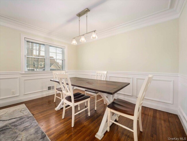 Building Photo - 5 Indian Dr