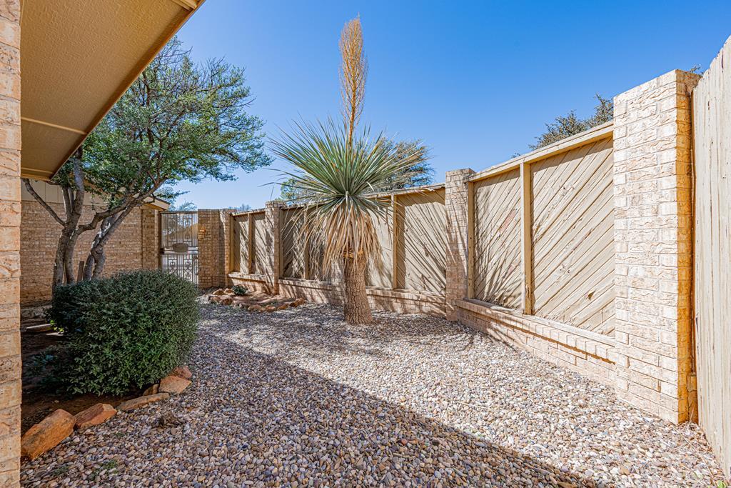 Building Photo - 105 Quail Run