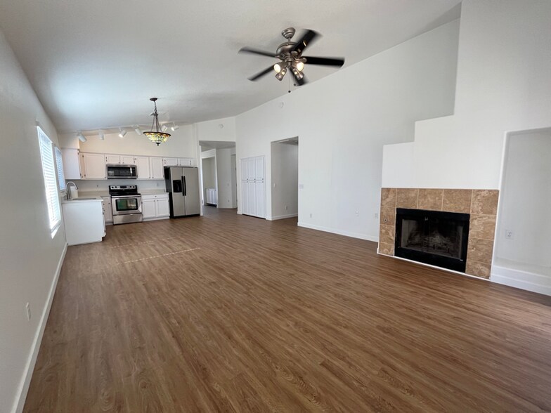 Building Photo - 7504 W Jenan Dr