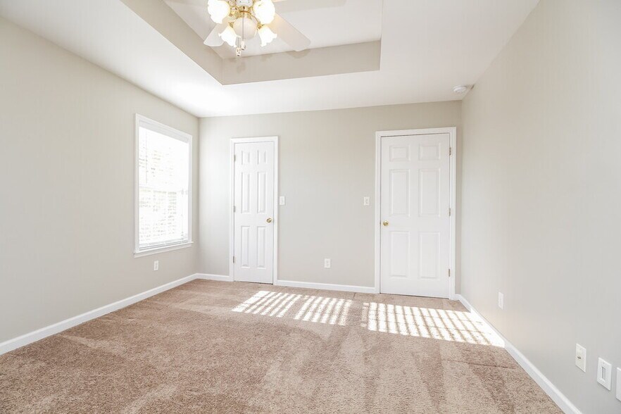 Building Photo - 3645 Rutherford Dr