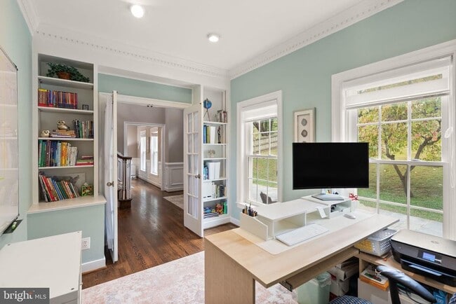 Building Photo - 10303 Bear Creek Dr