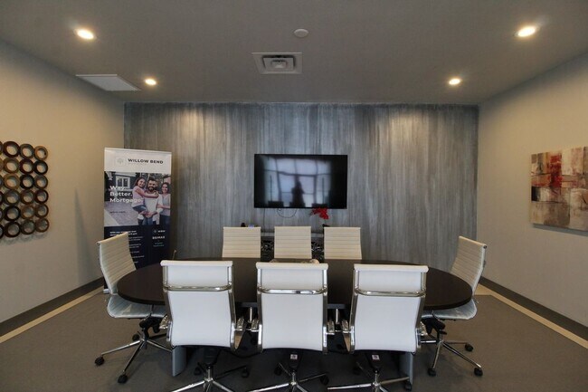 Building Photo - 418 Village Dr