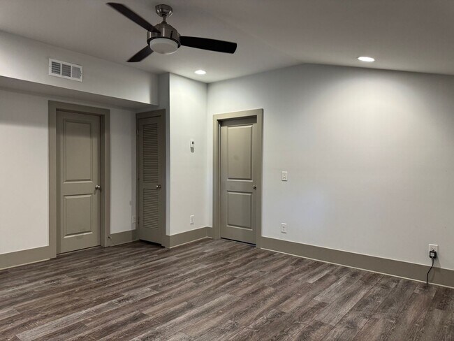 Building Photo - 1707 Hillside Ave