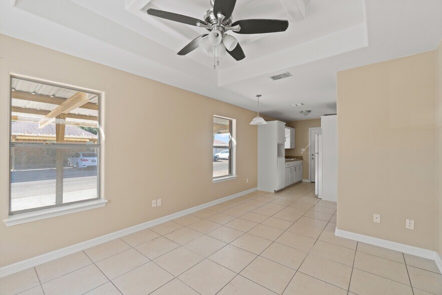 Building Photo - 418 Lotto Ln