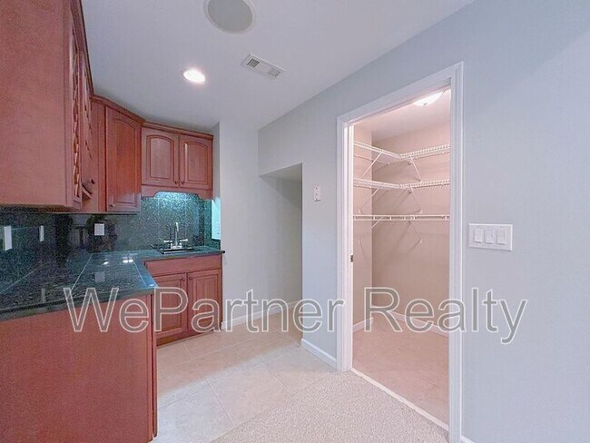 Building Photo - 280 Graystone Way